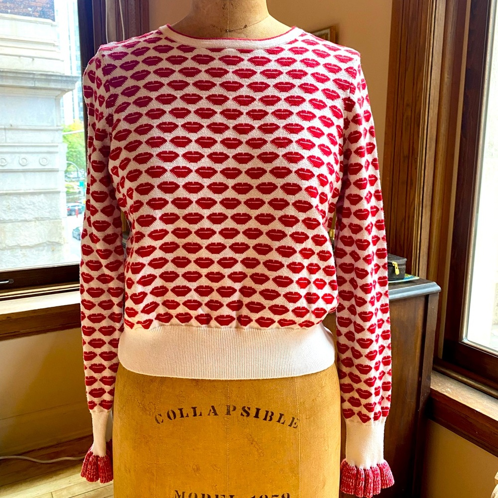 French Connection 100% Cotton lips pattern sweater size L